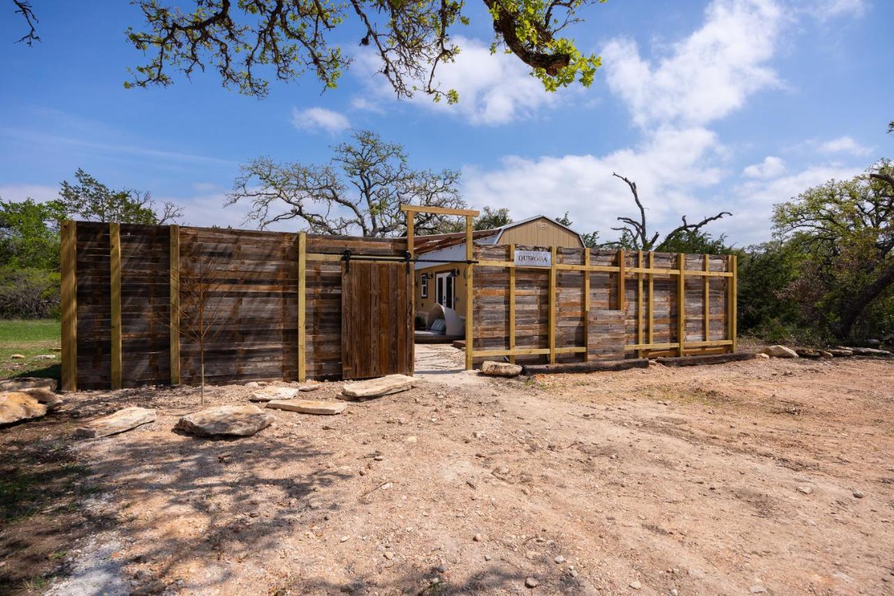 Romantic Tiny Luxury Retreat W Heated Pool, Sauna N Outdoor Shower In Wimberley 10 Acres Exterior foto