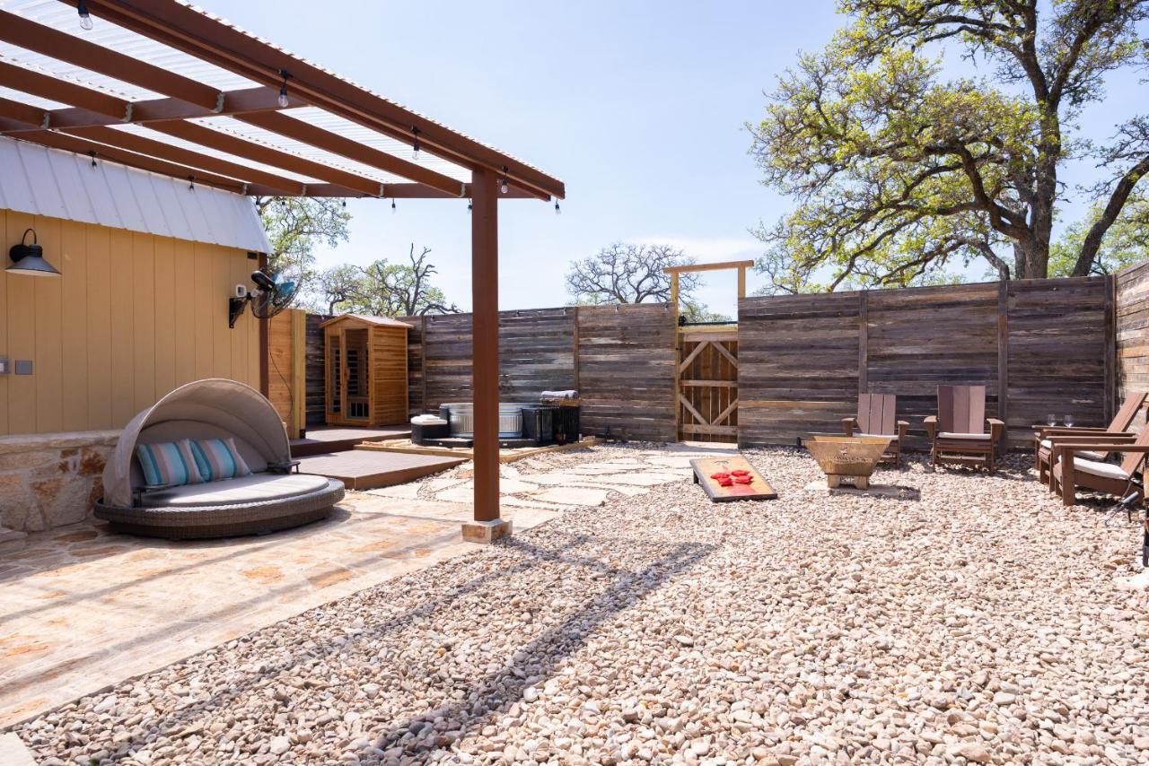 Romantic Tiny Luxury Retreat W Heated Pool, Sauna N Outdoor Shower In Wimberley 10 Acres Exterior foto